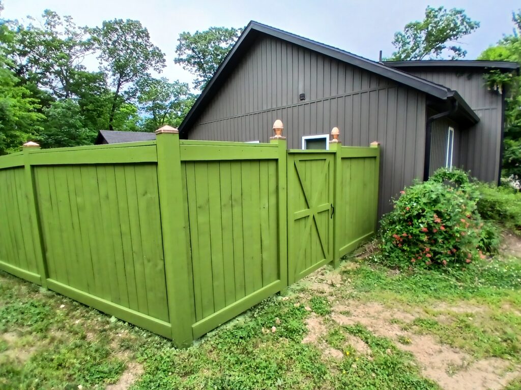 Fence Staining Service in Bella Vista — bella vista